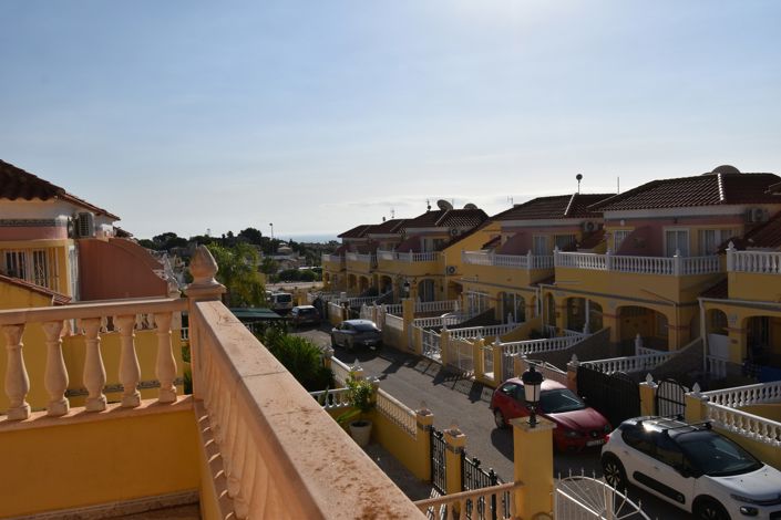 Image No.15-3 Bed Townhouse for sale