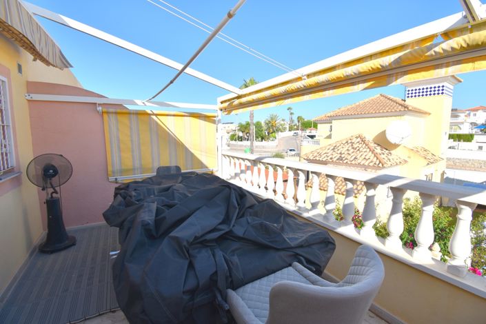 Image No.18-3 Bed Townhouse for sale