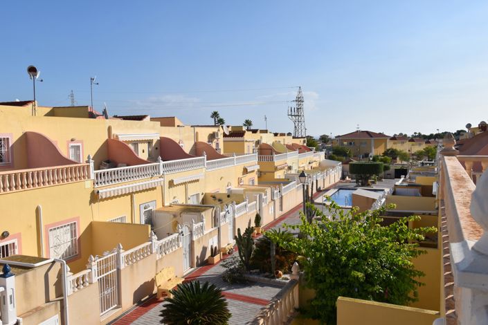 Image No.19-3 Bed Townhouse for sale