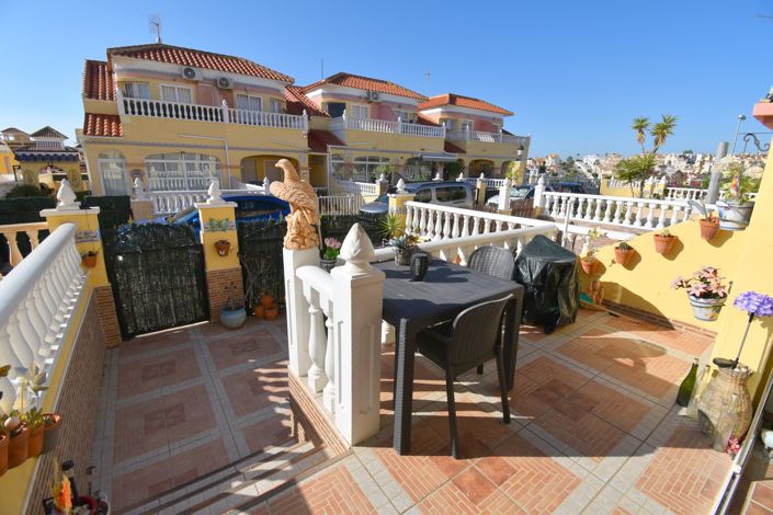 Image No.26-3 Bed Townhouse for sale