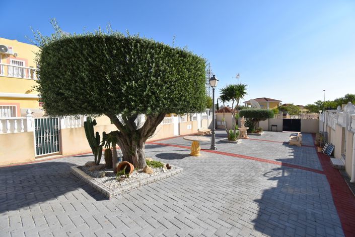Image No.29-3 Bed Townhouse for sale