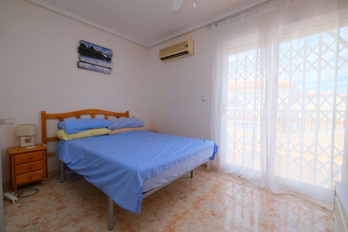 Image No.12-2 Bed Townhouse for sale