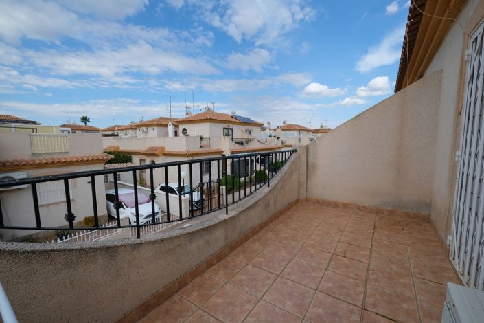 Image No.15-2 Bed Townhouse for sale