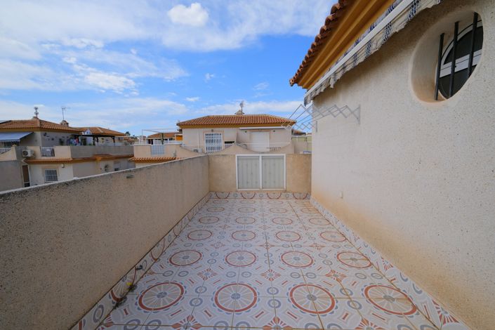Image No.18-2 Bed Townhouse for sale