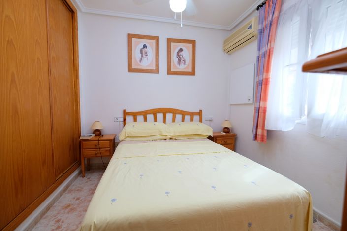 Image No.9-2 Bed Townhouse for sale