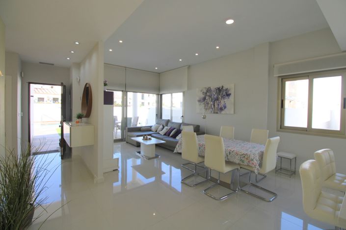 Image No.2-3 Bed Villa for sale