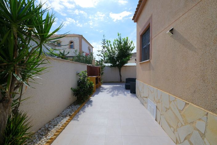 Image No.18-2 Bed Villa for sale