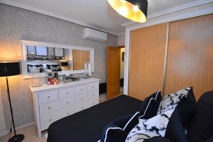 Image No.17-3 Bed Townhouse for sale