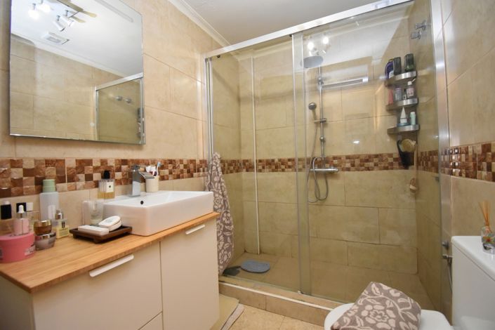Image No.20-3 Bed Townhouse for sale