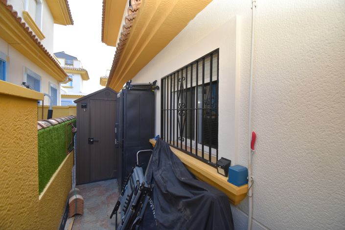 Image No.29-3 Bed Townhouse for sale