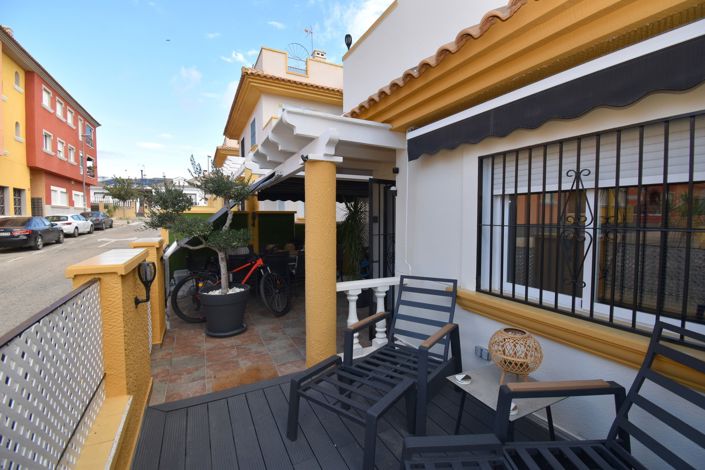 Image No.31-3 Bed Townhouse for sale