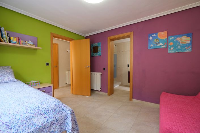 Image No.18-3 Bed Villa for sale