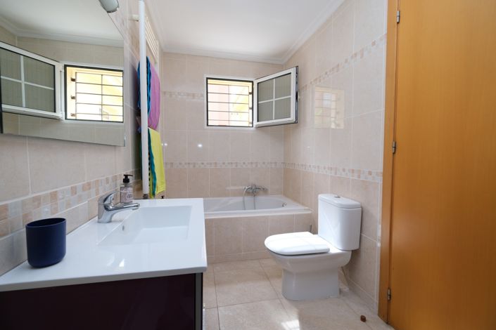 Image No.19-3 Bed Villa for sale