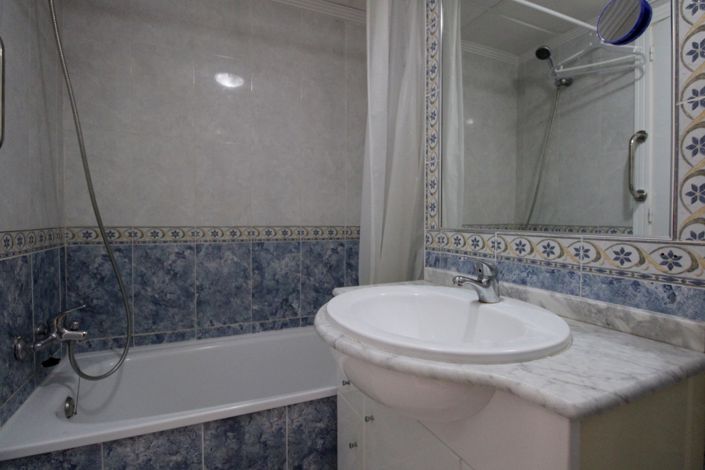 Image No.16-2 Bed Property for sale