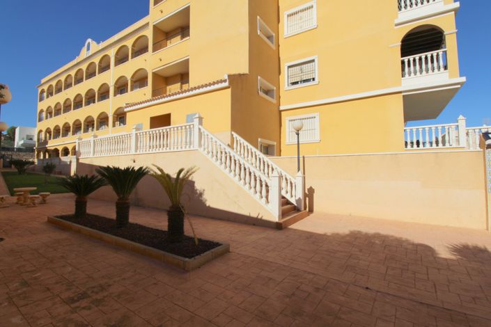 Image No.25-2 Bed Property for sale