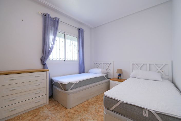 Image No.14-2 Bed Townhouse for sale
