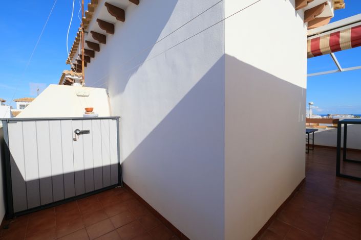 Image No.17-2 Bed Townhouse for sale