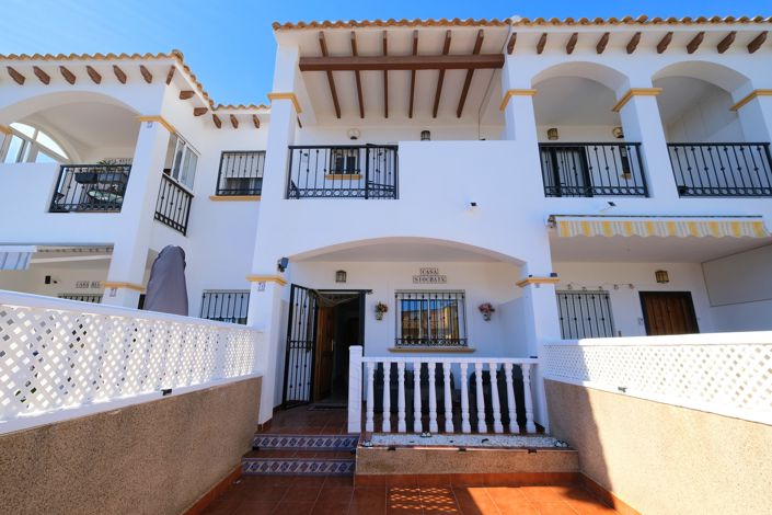 Image No.18-2 Bed Townhouse for sale