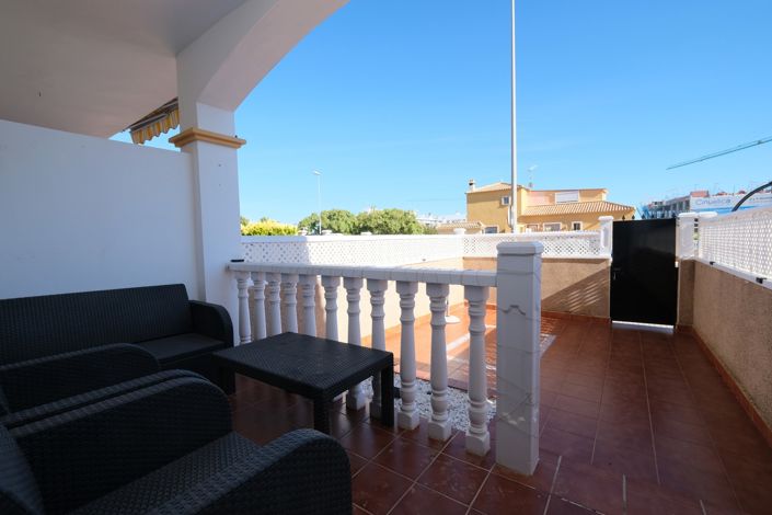 Image No.20-2 Bed Townhouse for sale