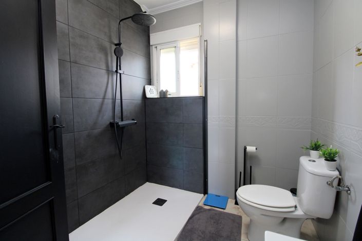 Image No.20-3 Bed Villa for sale