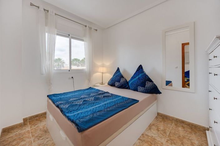 Image No.2-2 Bed Property for sale