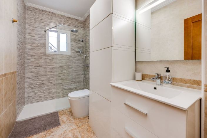 Image No.4-2 Bed Property for sale
