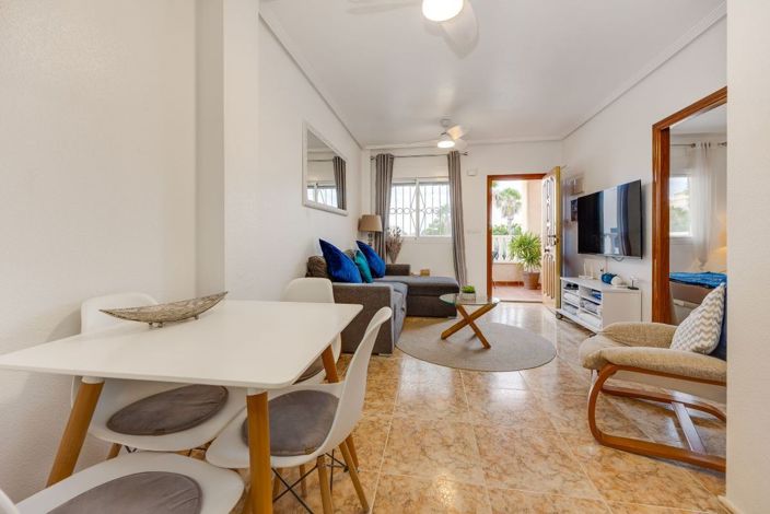 Image No.8-2 Bed Property for sale