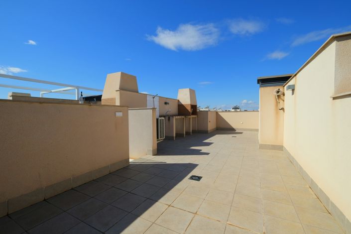 Image No.23-3 Bed Townhouse for sale