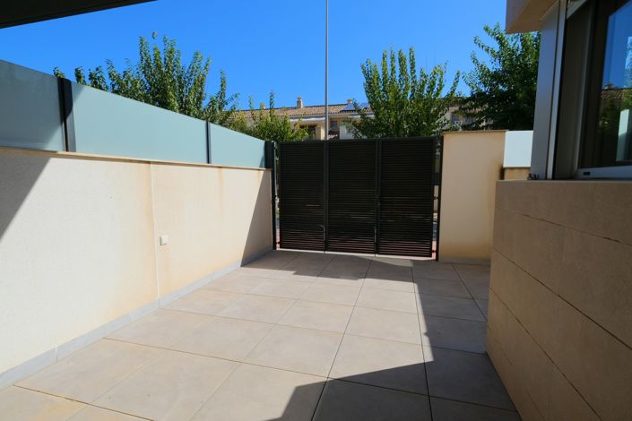 Image No.27-3 Bed Townhouse for sale