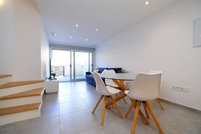 Image No.5-3 Bed Townhouse for sale