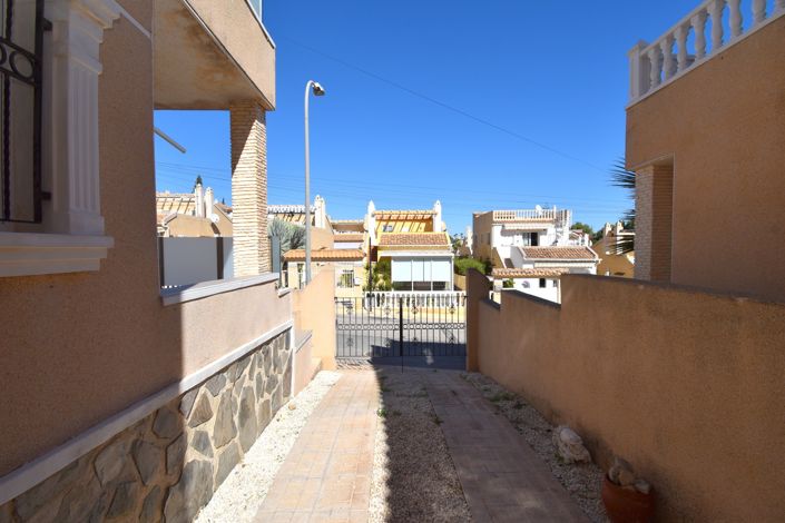 Image No.26-3 Bed Villa for sale