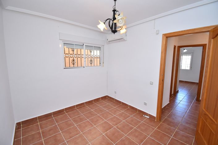 Image No.8-3 Bed Villa for sale