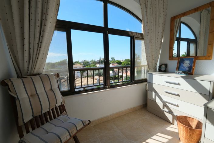 Image No.13-2 Bed Property for sale