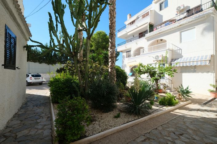 Image No.16-2 Bed Property for sale