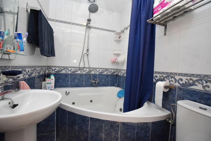 Image No.11-2 Bed Property for sale