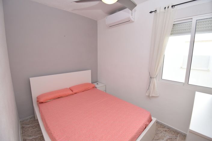Image No.12-2 Bed Property for sale