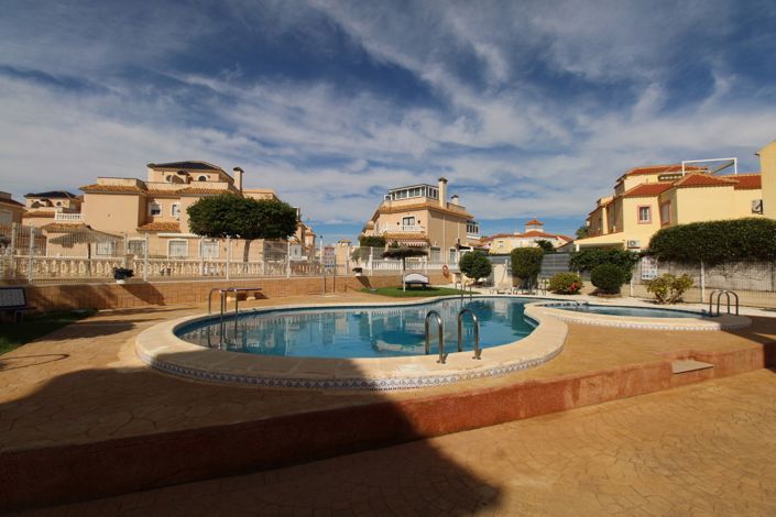 Image No.19-2 Bed Property for sale