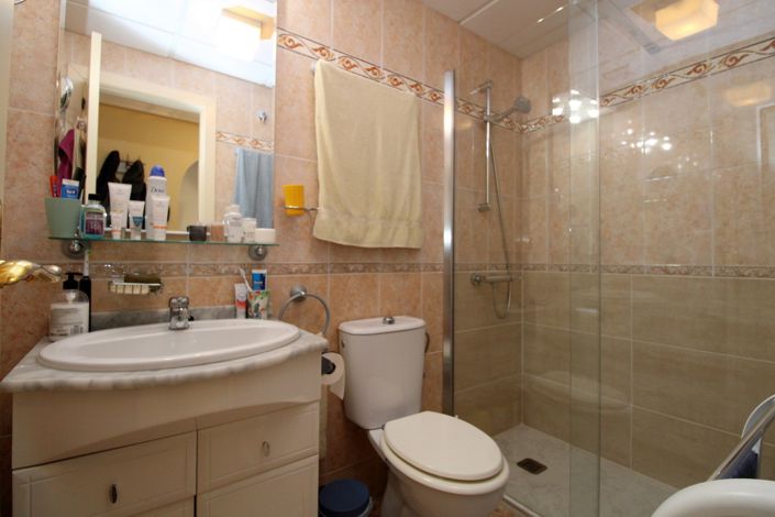 Image No.4-2 Bed Property for sale