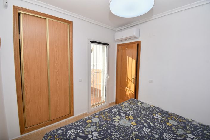 Image No.16-2 Bed Townhouse for sale