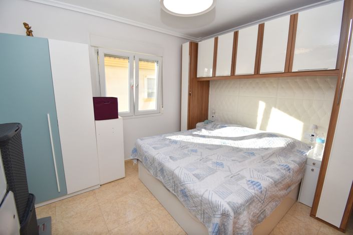 Image No.18-2 Bed Townhouse for sale
