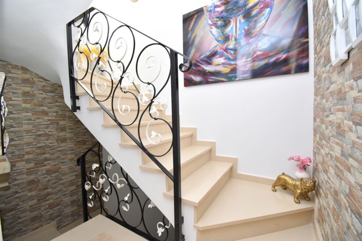 Image No.21-2 Bed Townhouse for sale