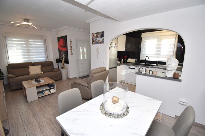 Image No.9-2 Bed Townhouse for sale