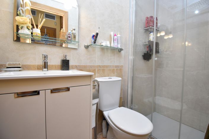 Image No.13-2 Bed Property for sale
