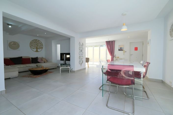 Image No.4-3 Bed Villa for sale