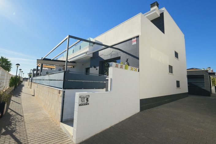 Image No.2-3 Bed Villa for sale