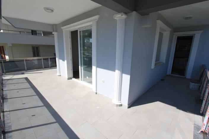 Image No.4-Villa de 4 chambres à vendre à Altinkum