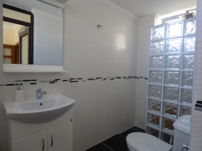 Image No.11-4 Bed Villa / Detached for sale