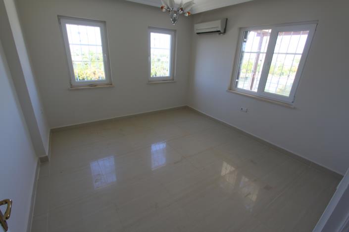 Image No.11-3 Bed Villa / Detached for sale