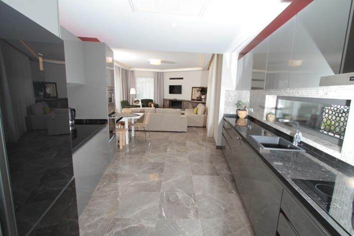 Image No.8-3 Bed Apartment for sale