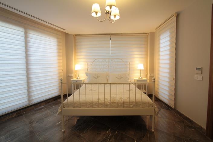 Image No.12-3 Bed Apartment for sale